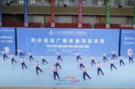 斗地主这牌该不该炸（斗地主这手牌要不要炸？）