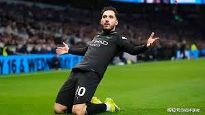 孔帕尼执教德甲前50场126分，历史仅次于瓜迪奥