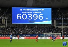 欧冠杯16强次回合｜ 单场最年轻传射率巴塞双杀宾菲加 亚马尔：我的世界波确实精彩