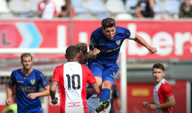 特拉维斯 特拉维斯